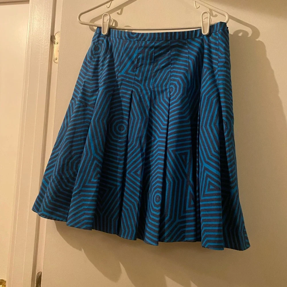 695$ Akris Punto geometric skirt - Picture 4 of 6